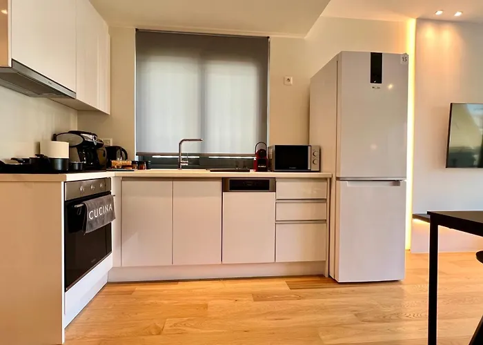 Orfeos Modern Retreat In Glyfada