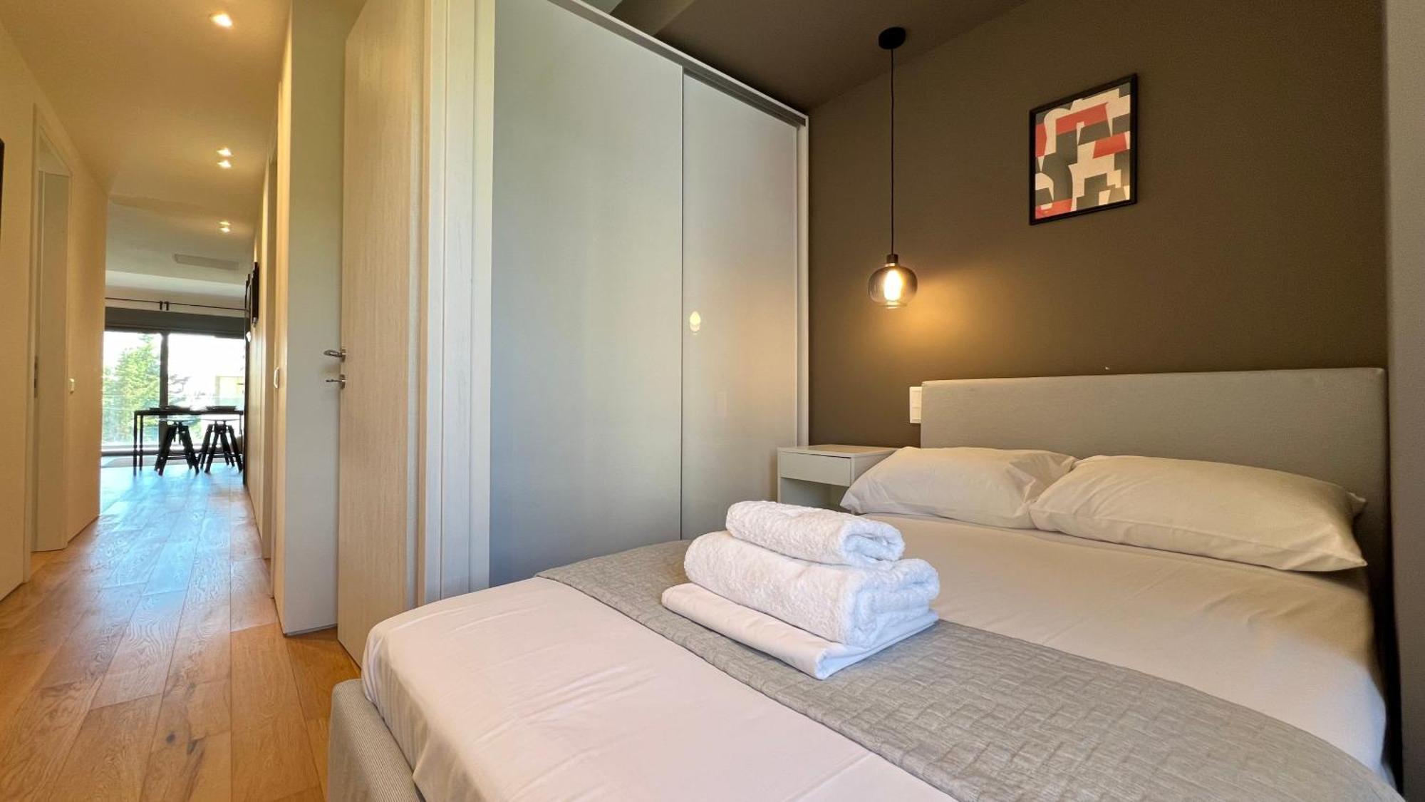 Apartment Orfeos Modern Retreat In Glyfada *